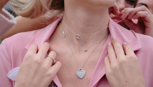 amber-sceats-necklaces-to-steal-the-spotlight