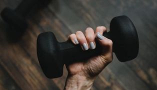 workout-with-gym-direct-dumbbells-to-get-in-shape