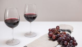top-9-benefits-of-drinking-red-wine