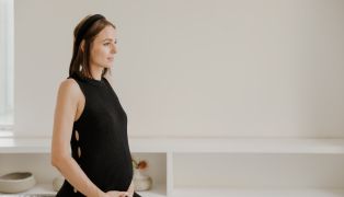 all-the-information-you-need-to-know-about-maternity-clothes