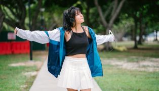 how-to-style-a-pleated-skirt-in-a-variety-of-ways