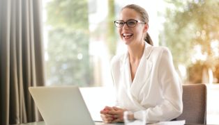 ways-to-choose-professional-clothes-for-women-on-a-budget