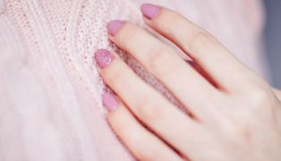 beauty-tips-for-beautiful-hands-strong-nails