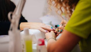 best-nail-salons-in-new-york-city