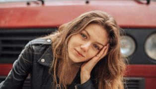 stunning-examples-of-dark-brown-hair