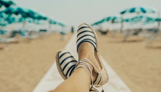 comfy-ugg-sandals-that-you-can-wear-all-day-long